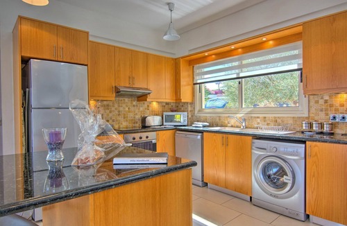 Latchi Cottage | Villa Jacaranda - a villa that sleeps 6 guests in 3 bedrooms