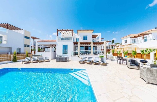 Pegeia Villa | Villa Marina - 5 Bed Villa, Private Pool, Fantastic Location