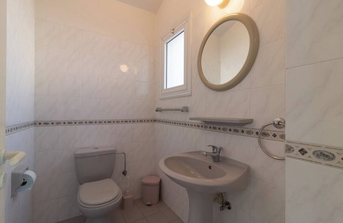 Universal House | Villa Nadezda – 3-Bedroom Villa with Pool near Paphos Harbour