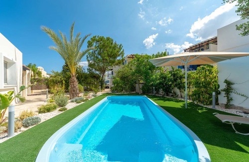 Latchi Cottage | Villa Seascape - a villa that sleeps 6 guests in 3 bedrooms