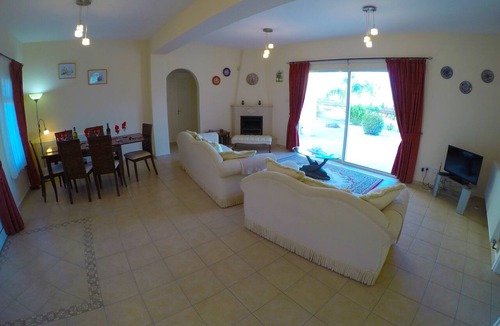 Peyia Town Villa | VILLA SERAPHINA - A BEAUTIFUL SINGLE STOREY VILLA in PEYIA