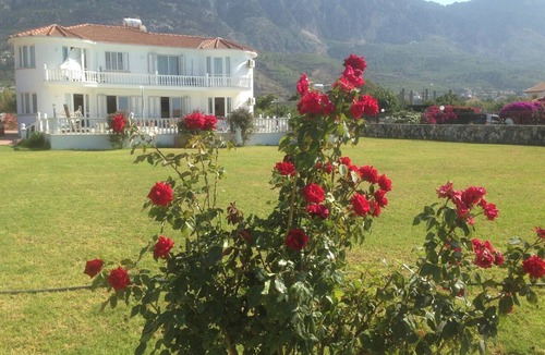 Kyrenia District Villa | Villa - Sleeps 14 - Private Pool - Cinema Room