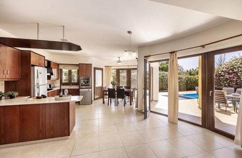 Argaka Villa | Villa Tsikkos Dio: Beachfront, Pool, A/C, WiFi