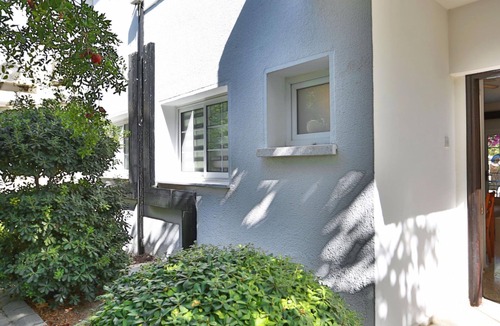 Zeytinlik Villa | Villa w Pool, Garden and Patio by Beach in Kyrenia