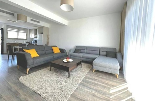 Kyrenia District House | Villa West Park, 2 Floor Villa, Close to Sandy Beach & Merit Casino