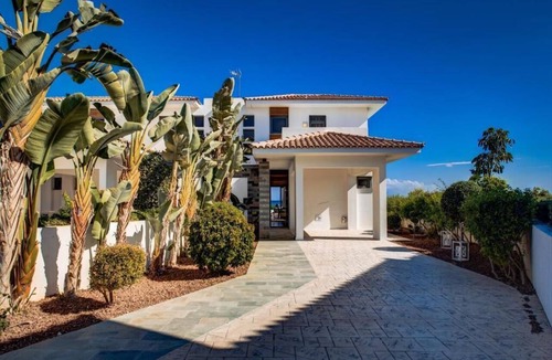 Mazotos Villa | Villa with Sea View and Private Pool