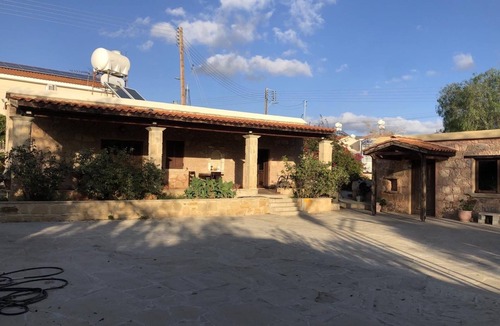 Tremithousa House | Zivla’s Stone House. Ideal for large party groups, weddings, aniversaries!