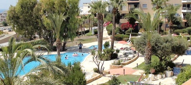 1 Bed Apartment, Paphos, 2nd Floor, Communal Pool, Sea Views, Nearby tavernas in Paphos
