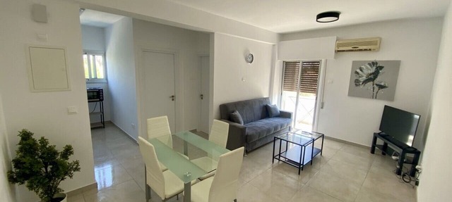 1-bedroom flat 100m from the beach in Tourist area in Germasogeia