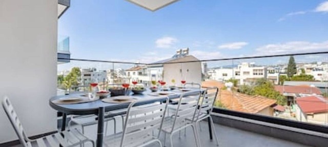 102 Sfiggos - City Views & Rooftop Pool in Limassol