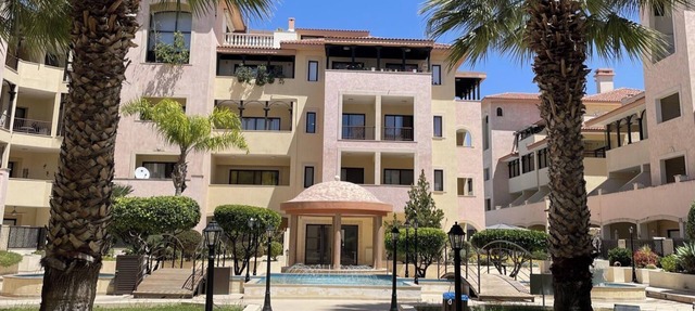 2 Bed Townhouse Sleeps 4 - Pool - Patio & Balcony in Paphos