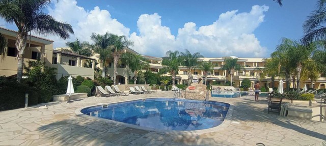 2 Bedroom House Sleeps 6 - Pool, Hot tub, Garden in Paphos