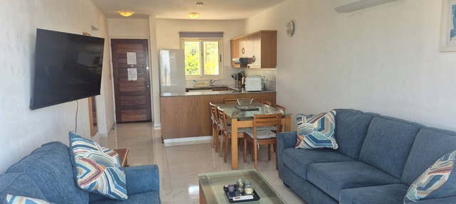 2 bedroom Penthouse apartment, stunning views, Aircon, 2 pools, Free WIFI in Peyia Village