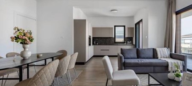 202 Sfiggos - Large Balcony & Shared Rooftop Pool in Limassol