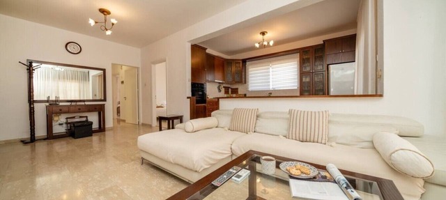 3 bedroom flat central, beach, walking streets in Limassol