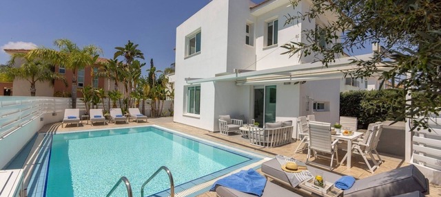 3 bedroom villa with pool in Ayia Triada in paralimni