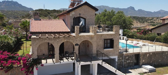 3 bedroomed villa, private swimming pool and amazing mountain & beach views in Esentepe