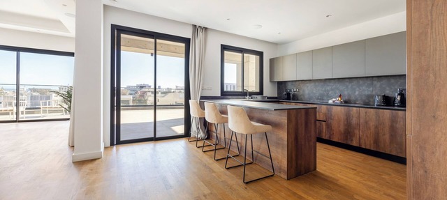 301 Piliou - Large Terrace & Rooftop Communal Pool in limassol