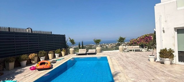 4 bedroom ultra luxury, pool, bar, gym, cinema in Alsancak