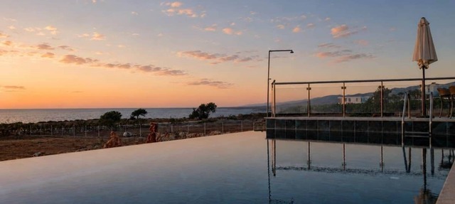 4 Bedroom Villa at the Sea in Peyia