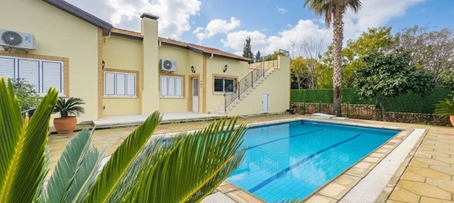 4-Bedroom Villa: Private Pool & Garden in Çatalköy