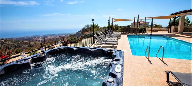 5 Bedroom En-suite Luxury Villa With Private Pool and hot tub in Paphos