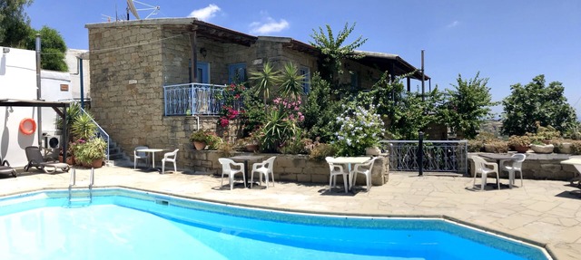 Adamos Holiday Apartment (Breakfast included) in Tochni