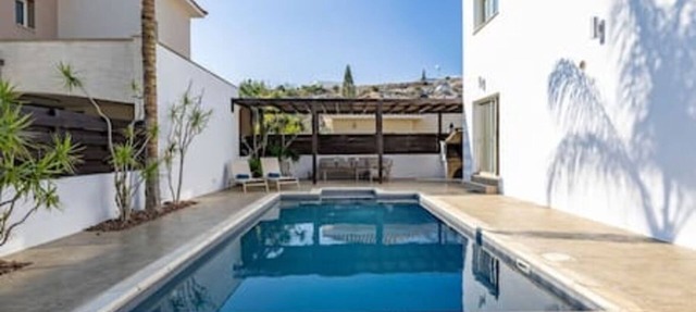Agios Tychon Luxury Villa with Private Pool in Agios Tychon