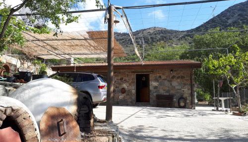 Agrompelo House in Agros