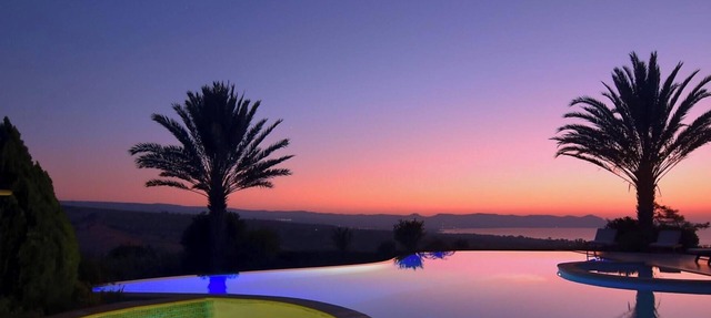 Amazing Luxury Villa, Enormous Heated Pool Jacuzzi, Gym, Games Room In Paphos, in Paphos