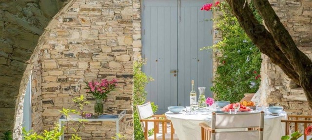 AMPLE PLACES Monadiko House Traditional house in the center of Lefkara village in Pano Lefkara