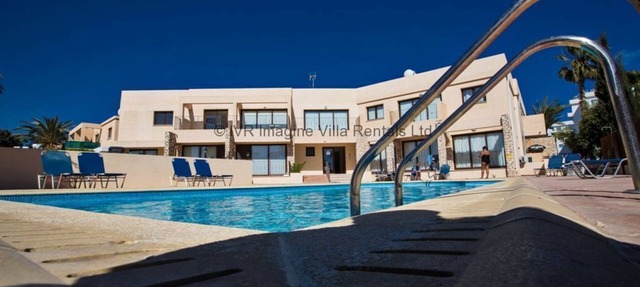 An apartment that sleeps 4 guests in 2 bedrooms in Ayia Napa