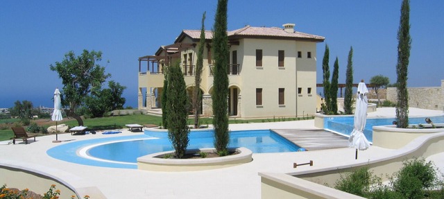 Aphrodite Hills Garden Apartment With Panoramic Golf & Sea Views. Free WIFI. in Paphos