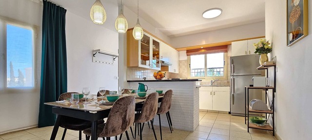 Aphrodites Pearl I - Luxurious and Stylish 3BR Apartment in Paphos
