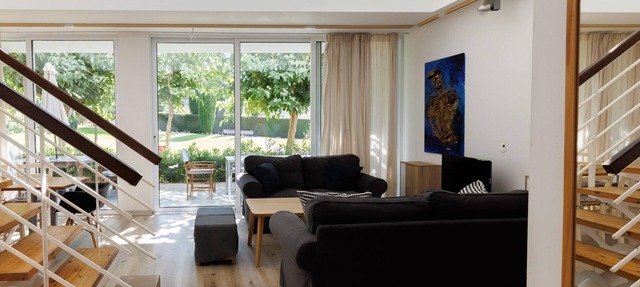 Artistic 3-Bedroom Apartment in Limassol, by the Sea in Limassol