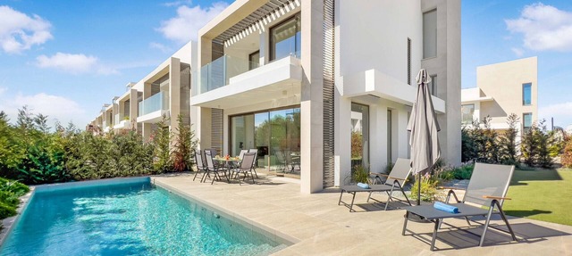 Azure Seaview - Garnet Villa - Stunning Seaview Stay in Protaras