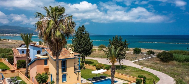 Beach Front 3 Bedroom villa - 1st line from beach in Polis Chrysochous