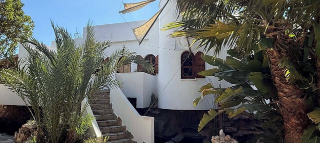 Beachfront cabin, designed for slow mornings and effortless relaxation. in Larnaca