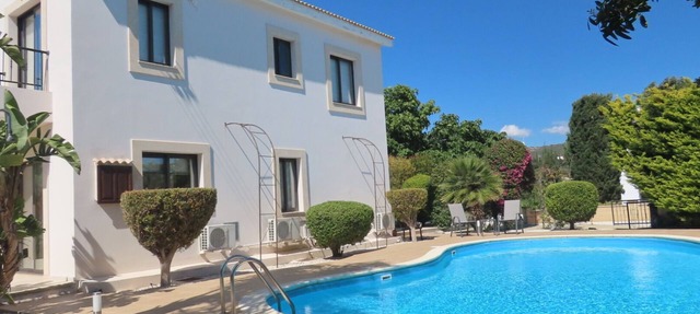 Beautiful 3 bed 2 bath Villa with large private pool - Secret Valley Golf Resort in Kouklia