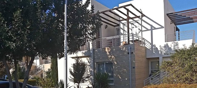 Beautiful Location by the Sea with communal Pool in Esentepe