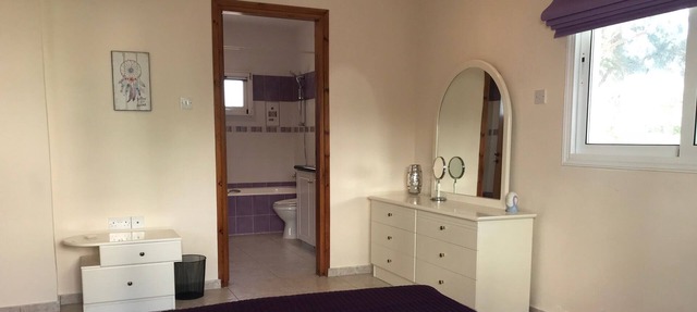 Beautiful open plan apartment less than 5 minutes to the beach in Larnaca