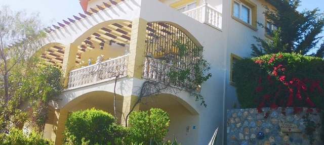 Beautiful Villa Rockheart with sea view in Alsancak