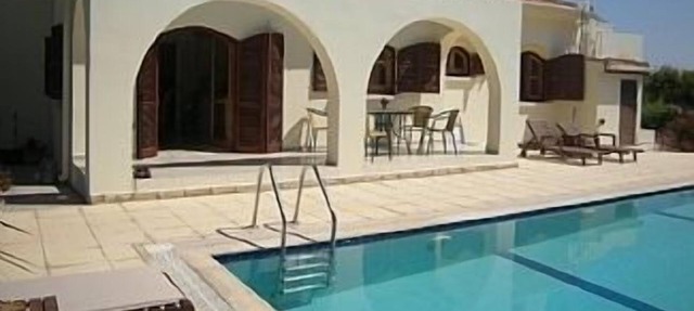 Bungalow With Pool, Mountain And Sea Views, AC, secure WIFI. 10 meter pool. in Catalkoy