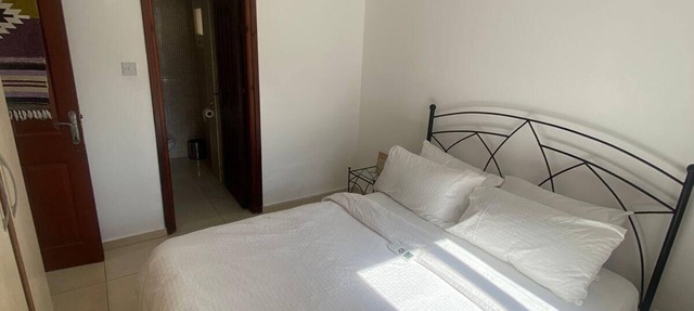 Charming 3-bedroom apartment with WiFi, AC; 15 mins from the fab Kyrenia Harbour in Kyrenia