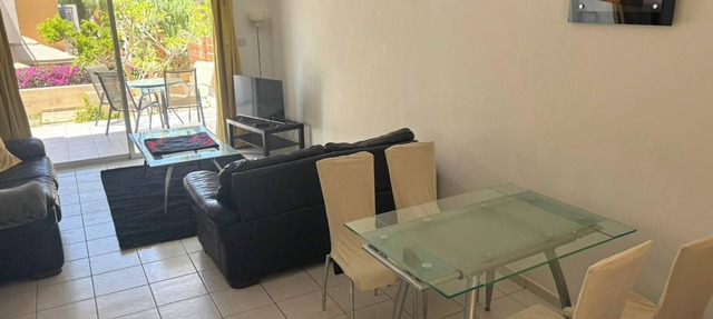 Comfortable 2-bedroom holiday home in Anarita Valley complex with large pools. in Αναρίτα