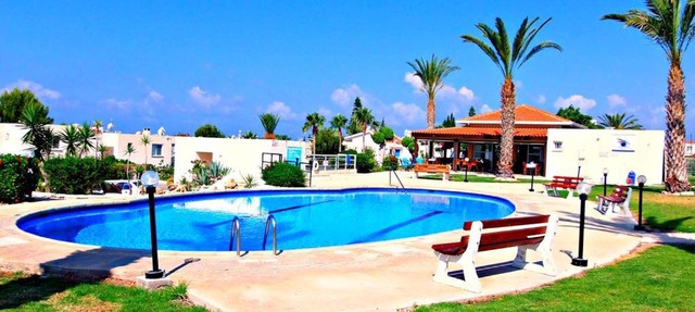 Coral Bay Cottage in Peyia