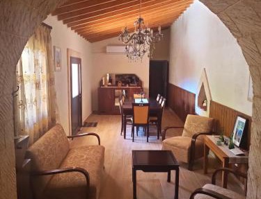 Cottage in Anogyra in Anoyira