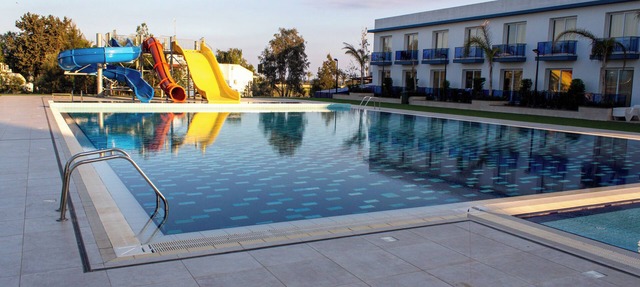 COZY APARTMENT WITH AMAZING SEA VIEW IN THE BUSTLING LONG BEACH in Trikomo