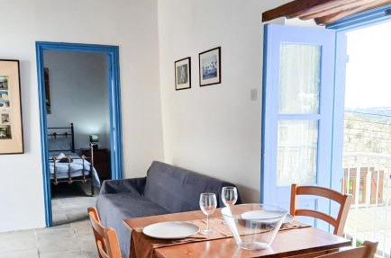 Cozy Courtyard Apartment in Skarinou