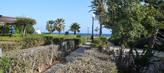 Cozy holiday beach house 30 steps away from the beach in Larnaka